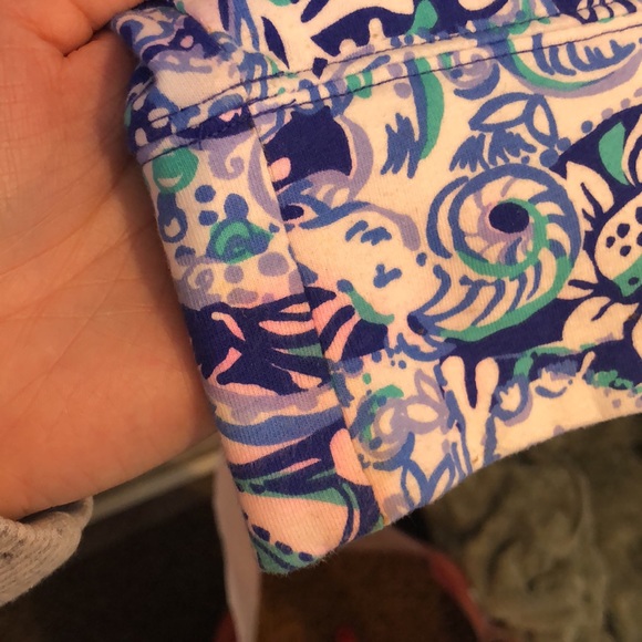 Lilly Pulitzer blue and green animal print, large - Picture 3 of 3